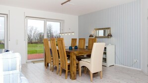 House | Private kitchen | Coffee/tea maker, fridge, microwave, stovetop - Ferienhaus in Altharlingersiel für 6 Personen mit Kleinkind 50020 (Neuharlingersiel)