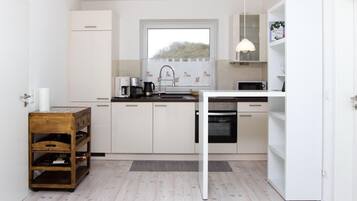 House | Private kitchen | Fridge, microwave, stovetop, dishwasher