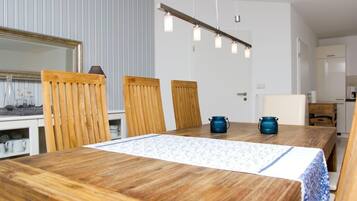 House | Private kitchen | Fridge, microwave, stovetop, dishwasher