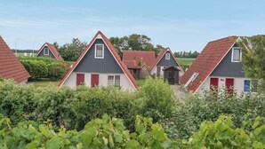Exterior - Holiday Home de Druif 6p With a Nice Terrace Near Lake Lauwersmeer (Anjum)