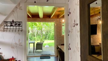 Bungalow, 3 Bedrooms, Patio, Garden View | Interior