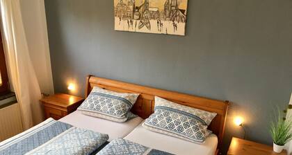 Im Zentrum Lüneburgs: Ferienwohnung Berta - Apartment mit Balkon