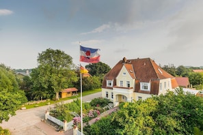 Ferienhaus (Altes Landhaus - Ferienwohnung Schles) | Außenbereich