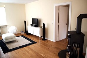 Ferienhaus (BUKL29001-FeHaus 'Grothhuus') | Wohnzimmer | Fernseher