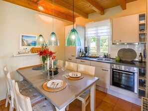 Ferienhaus | Eigene Küche | Kühlschrank, Mikrowelle, Herdplatte, Geschirrspüler