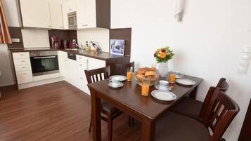 House ("Hiddensee") | Private kitchen | Fridge, high chair