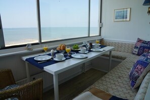 Apartment | Eigene Küche | Kühlschrank, Herdplatte, Geschirrspüler