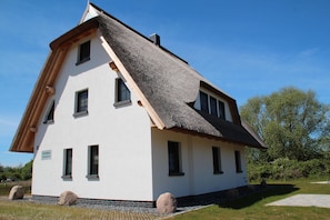 Apartment | Exterior - Fewo Hiddenseeblick (Dranske)