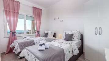 Villa | 3 bedrooms, cots/infant beds, free WiFi