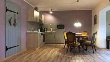 Apartment | Private kitchen | Stovetop, dishwasher