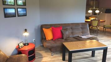 Apartment | Wohnzimmer | Fernseher