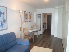 Apartment | Wohnzimmer | Fernseher