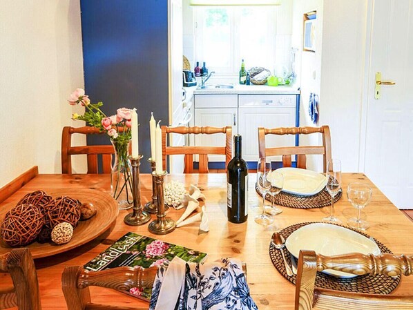 Ferienhaus | Eigene Küche | Kühlschrank, Mikrowelle, Herdplatte, Geschirrspüler