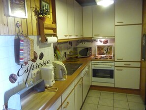 Apartment (BTSD58002 - FeWo Stranddistel III) | Eigene Küche | Kühlschrank