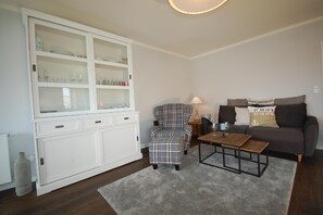 Apartment (Apartment 22 - Han/012) | Living room | TV