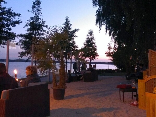 المنطقة المحيطة بالمنشأة