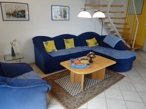 Apartment | Living room | TV, DVD player