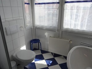 Apartment | Bathroom - Reihenendhaus in Carolinensiel für 4 Personen 50076 (Wittmund)