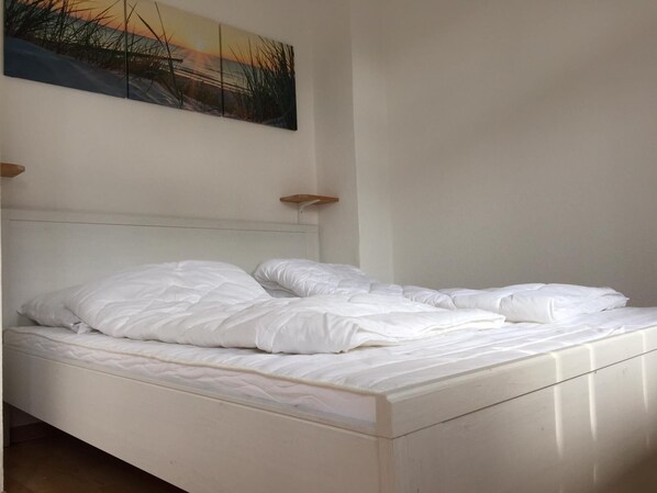 Apartment | 1 bedroom, cribs/infant beds, free WiFi