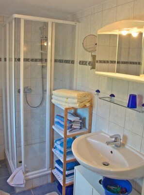 Apartment (Ferienhaus Bisdorf - Sonnenblume) | Bathroom - Ferienhaus Bisdorf - Sonnenblume (Fehmarn)