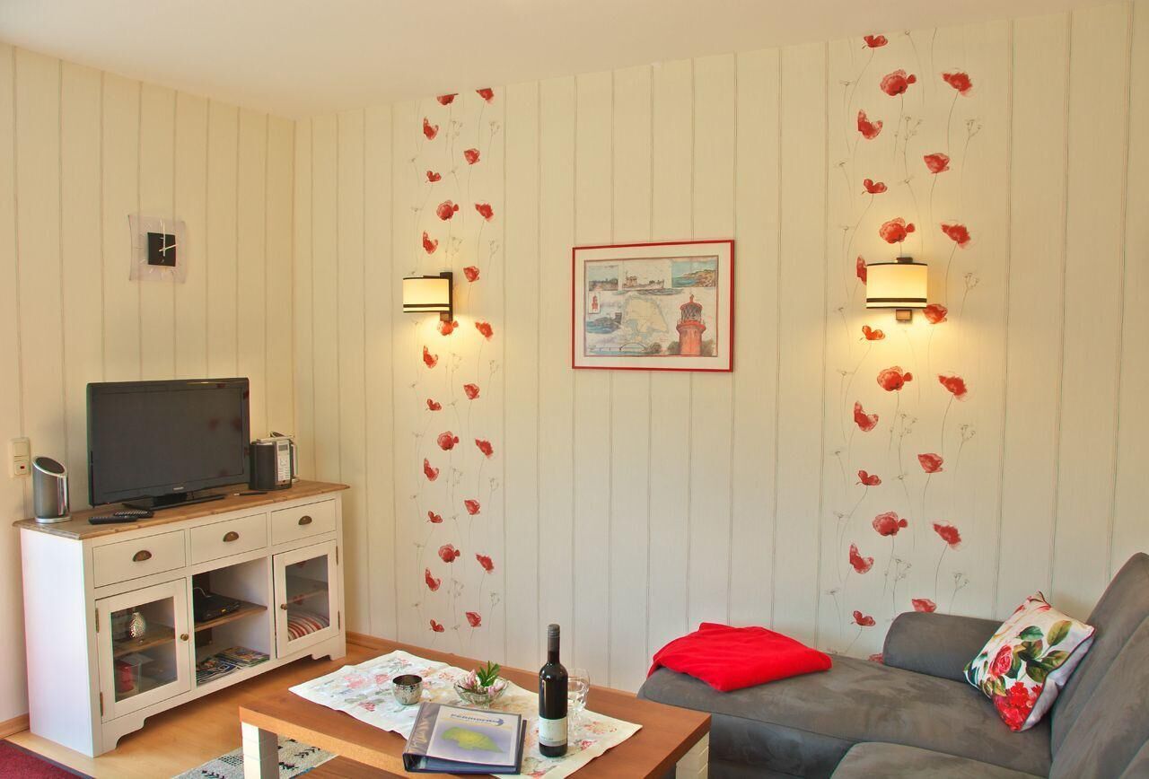 Apartment (Ferienhaus Bisdorf - Sonnenblume) | Wohnzimmer | Fernseher