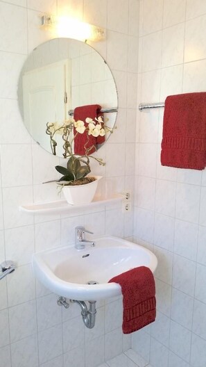 Apartment | Bathroom