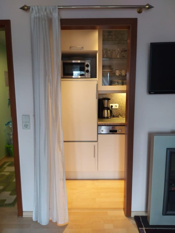 Apartment | Eigene Küche | Kühlschrank, Mikrowelle, Herdplatte, Geschirrspüler