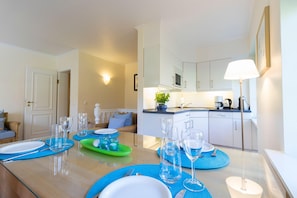 Apartment | Eigene Küche | Kühlschrank, Mikrowelle, Herdplatte, Geschirrspüler