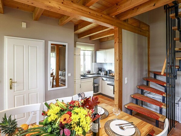 Ferienhaus | Eigene Küche | Kühlschrank, Mikrowelle, Herdplatte, Geschirrspüler