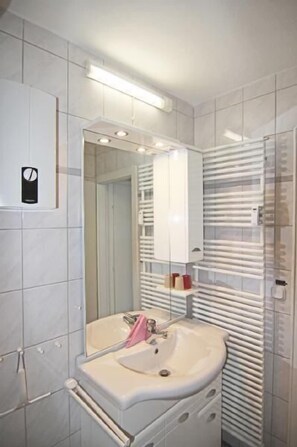 Apartment | Badezimmer