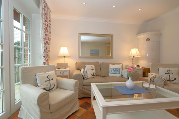 하우스 | 거실 | TV, 벽난로