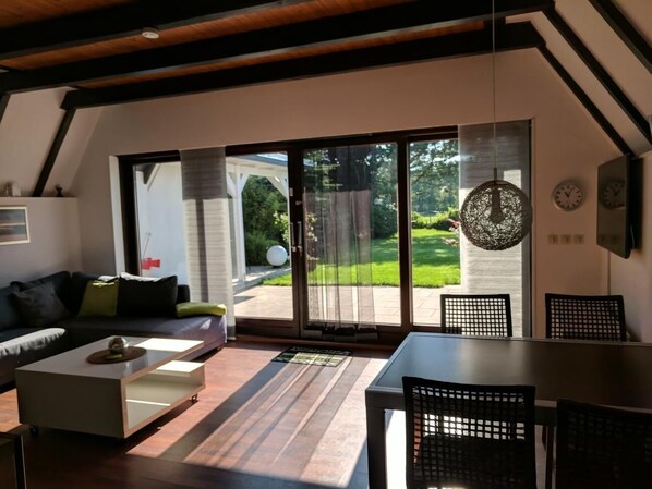 Apartment | Wohnzimmer | Fernseher