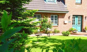 Apartment | Property grounds - Greggersen - Whg. 2 (Nieblum)