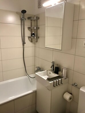 Apartment | Bathroom