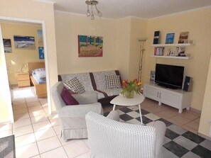 Apartment (Ferienwohnung in Travemünde) | Wohnzimmer | Fernseher