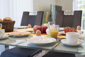 Apartment | Private kitchen | Fridge, microwave, stovetop, dishwasher - Ferienwohnung 'hohe Geest Whg. 6' (Cuxhaven)