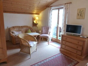 Apartment | Wohnzimmer | Fernseher