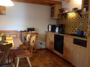 House | Private kitchen | Fridge, microwave, stovetop, dishwasher