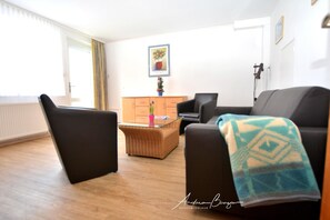 Apartment (Haus Königsdüne I/1) | Living room | TV - Haus Königsdüne I/1 (Borkum)