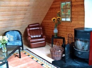 Hus | Vardagsrum | Tv och eldstad