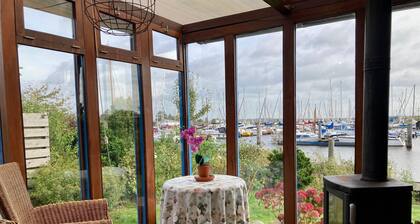 4pers - House w Sauna, Winter Garden & Fishing Pier in Front of the Lauwersmeer