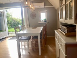 Bungalow, 3 habitaciones, terraza, vistas al jardín | Restauración
