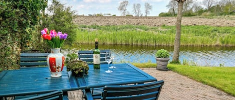 Bungalow, 3Â Schlafzimmer, Terrasse, Gartenblick | Speisen im Freien