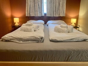 Bungalow, 3 phòng ngủ, hiên, quang cảnh vườn | 3 phòng ngủ, truy cập Internet không dây 