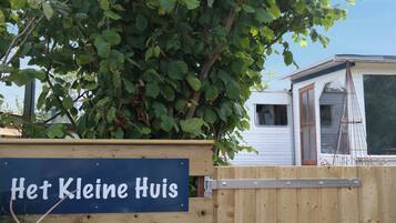 Mobile Home, 2 Bedrooms, Patio, Garden View | Property entrance