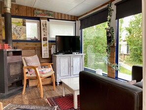 Mobile Home, 2 Bedrooms, Patio, Garden View | Interior