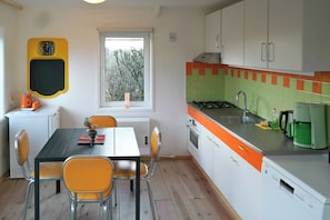 Bungalow, 2 makuuhuonetta, terassi, näköala puutarhaan | Sisätilat
