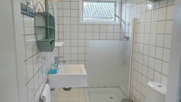 Bungalow, 2 Bedrooms, Terrace, Garden View | Bathroom