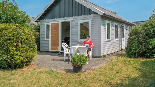 Exterior - Charming Holiday Home 40m2 Near the Lauwersmeer (Anjum)