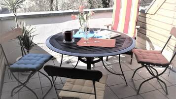 Apartment | 3 Schlafzimmer, individuell eingerichtet, kostenloses WLAN, Bettwäsche